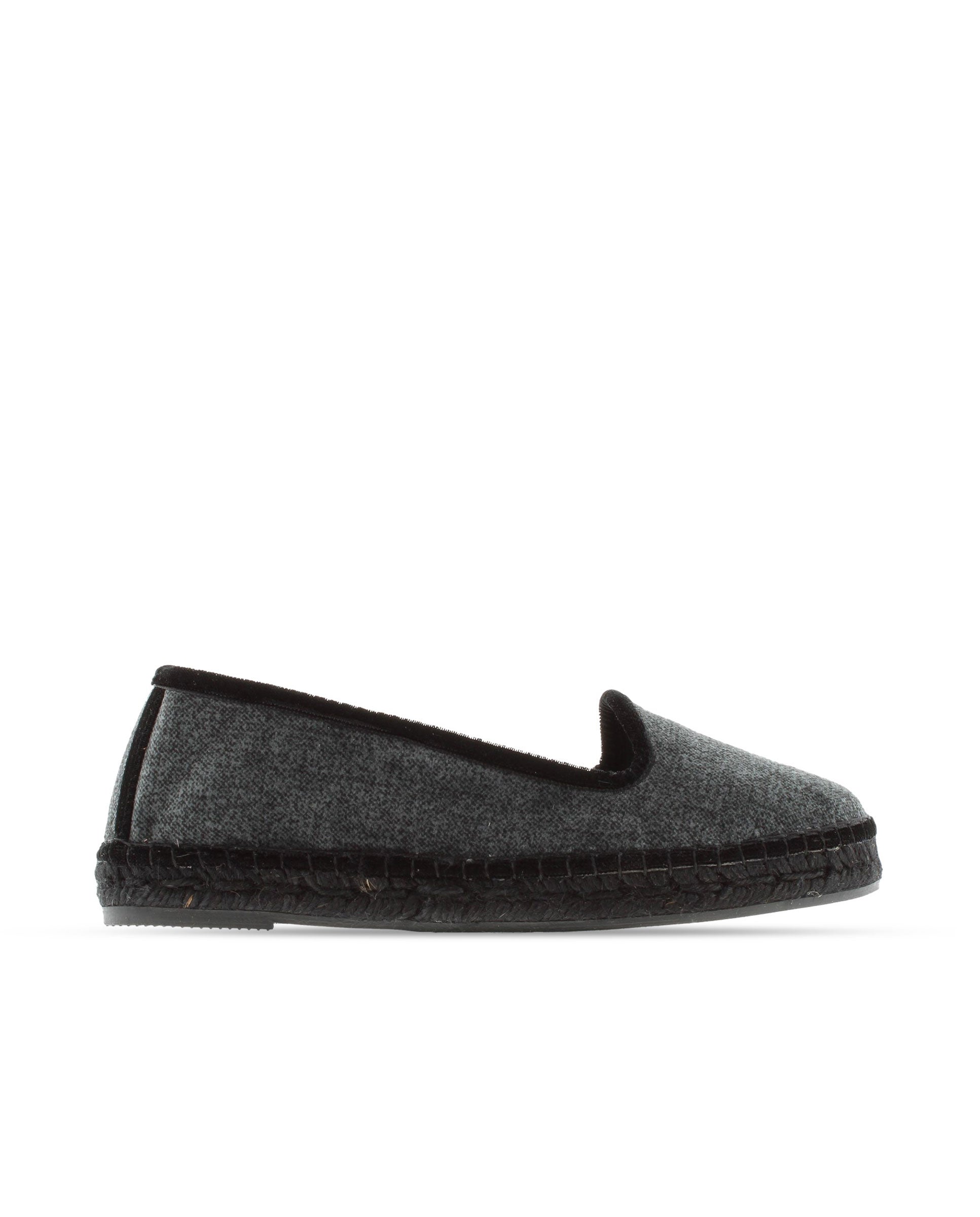 Slipper en terciopelo negro Pitiusa