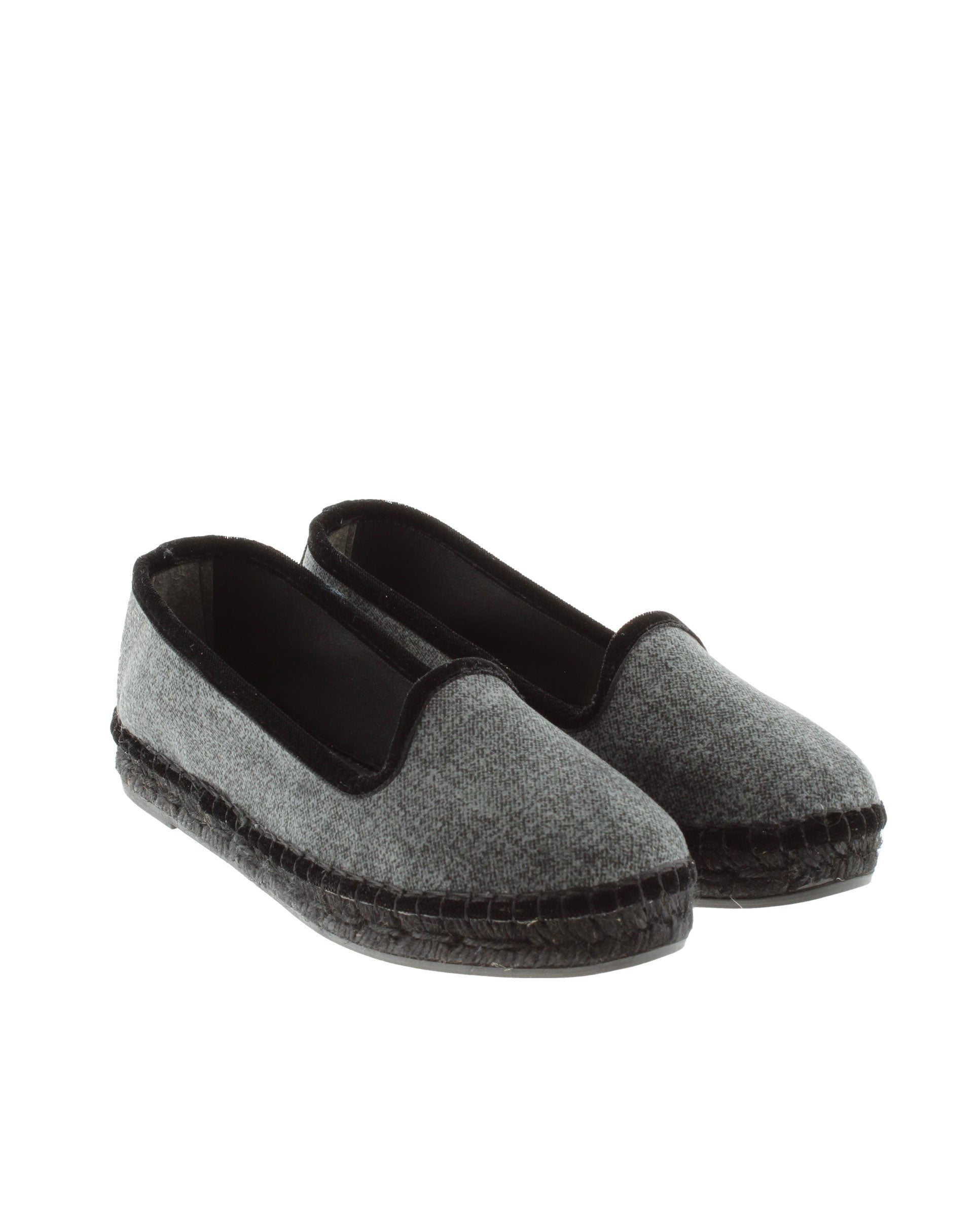 Slipper en terciopelo negro Pitiusa