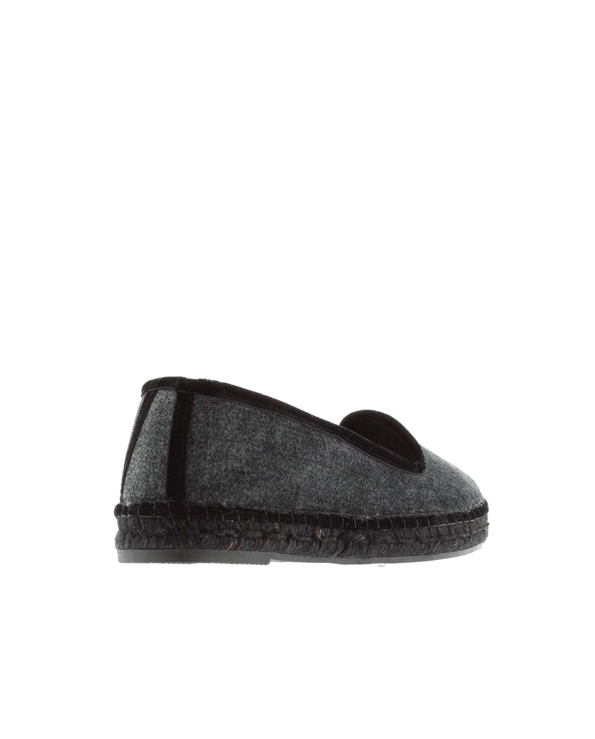 Slipper en terciopelo negro Pitiusa