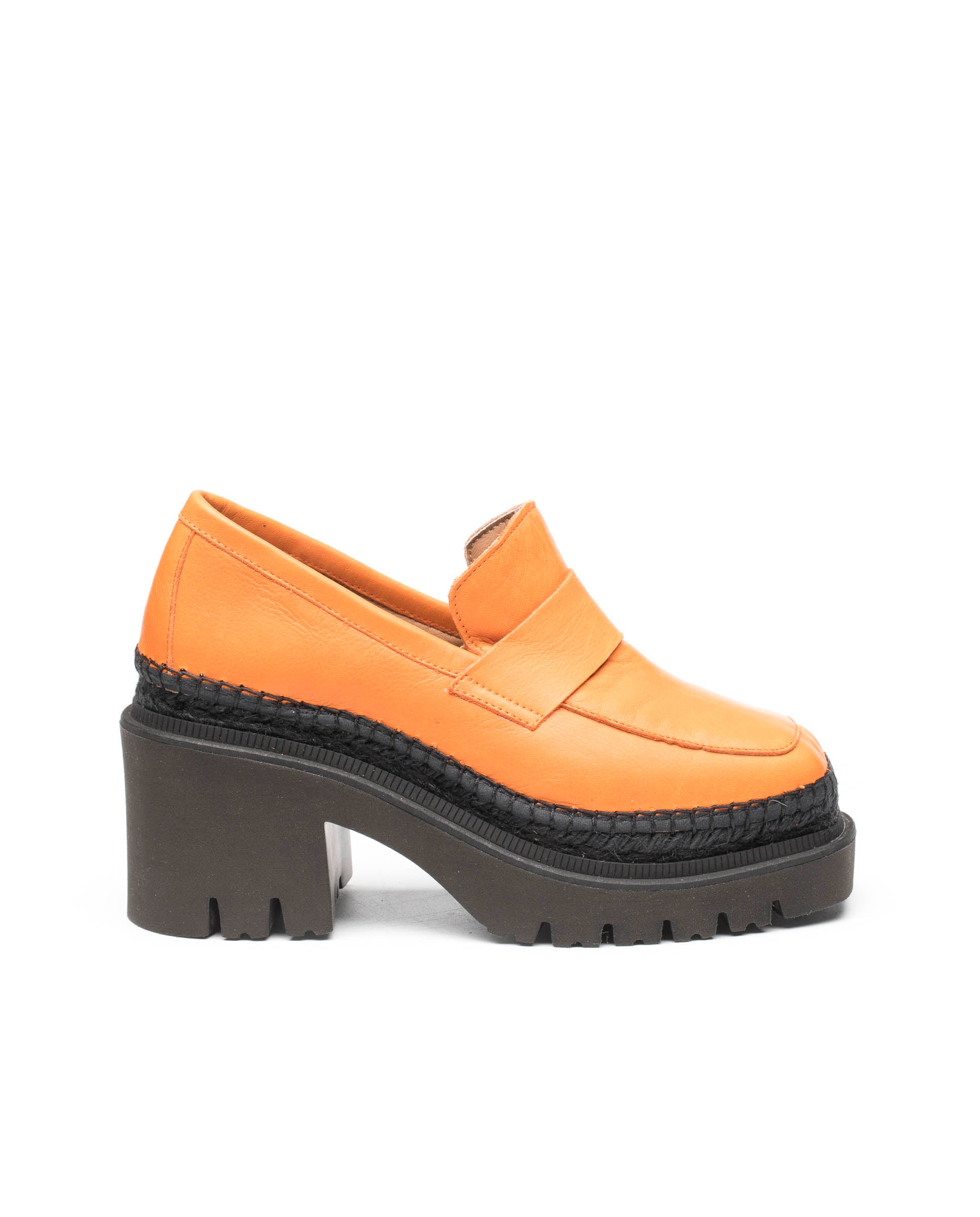 Mocasín de tacón en velvet naranja Panteta