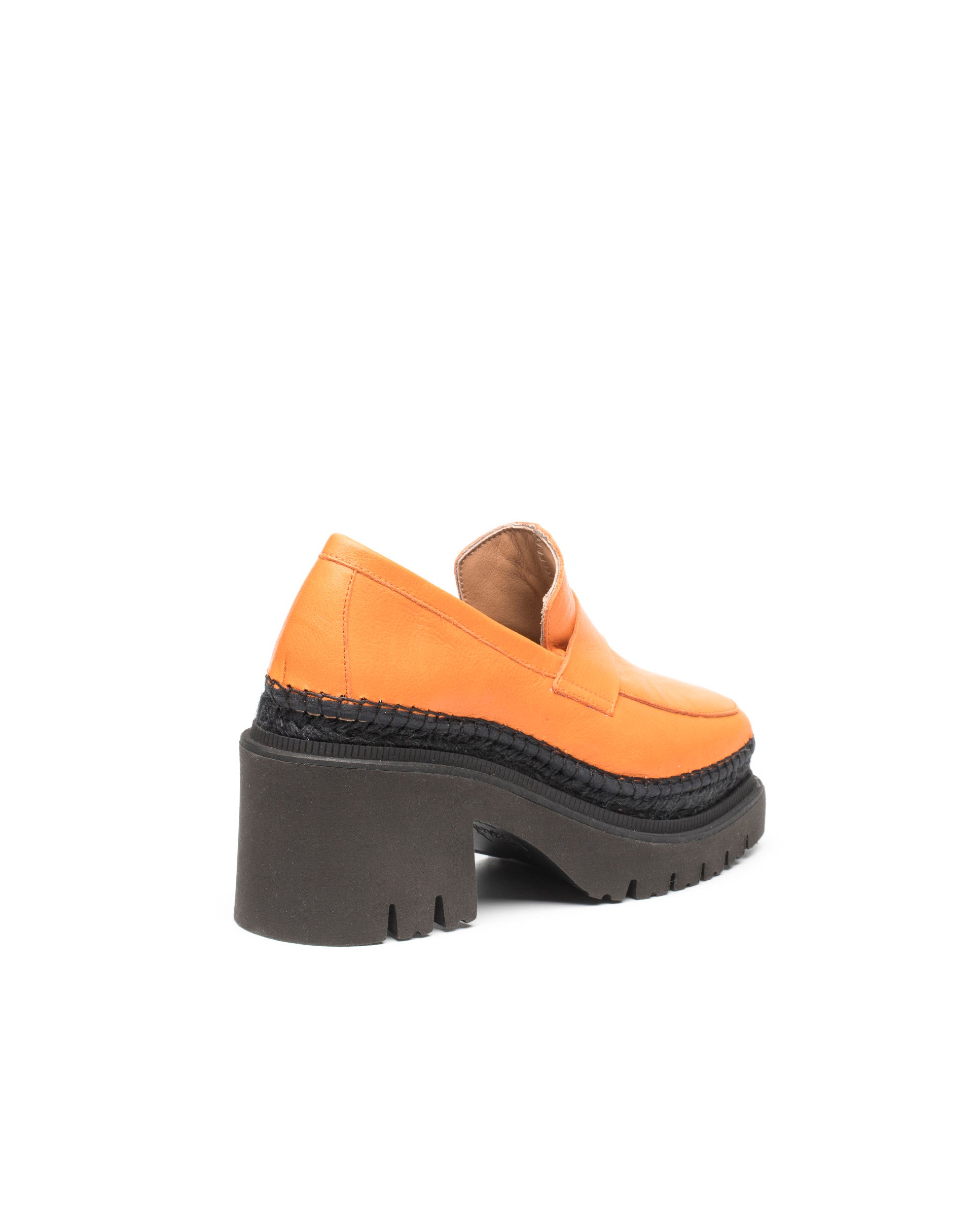 Mocasín de tacón en velvet naranja Panteta