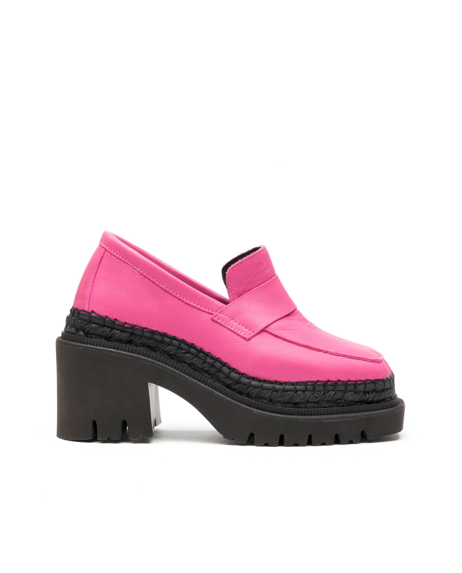 Mocasín de tacón en velvet fuxia Panteta