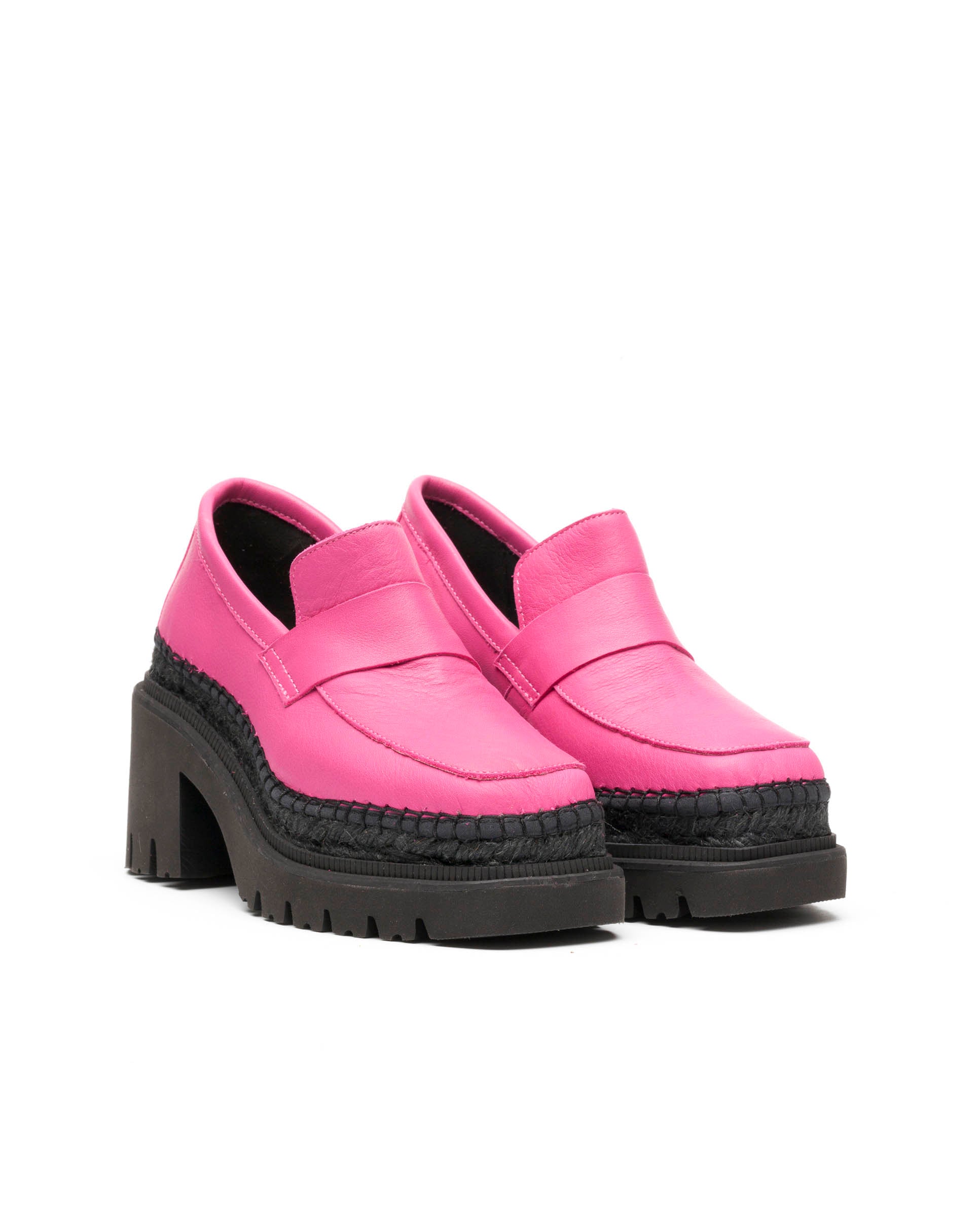 Mocasín de tacón en velvet fuxia Panteta