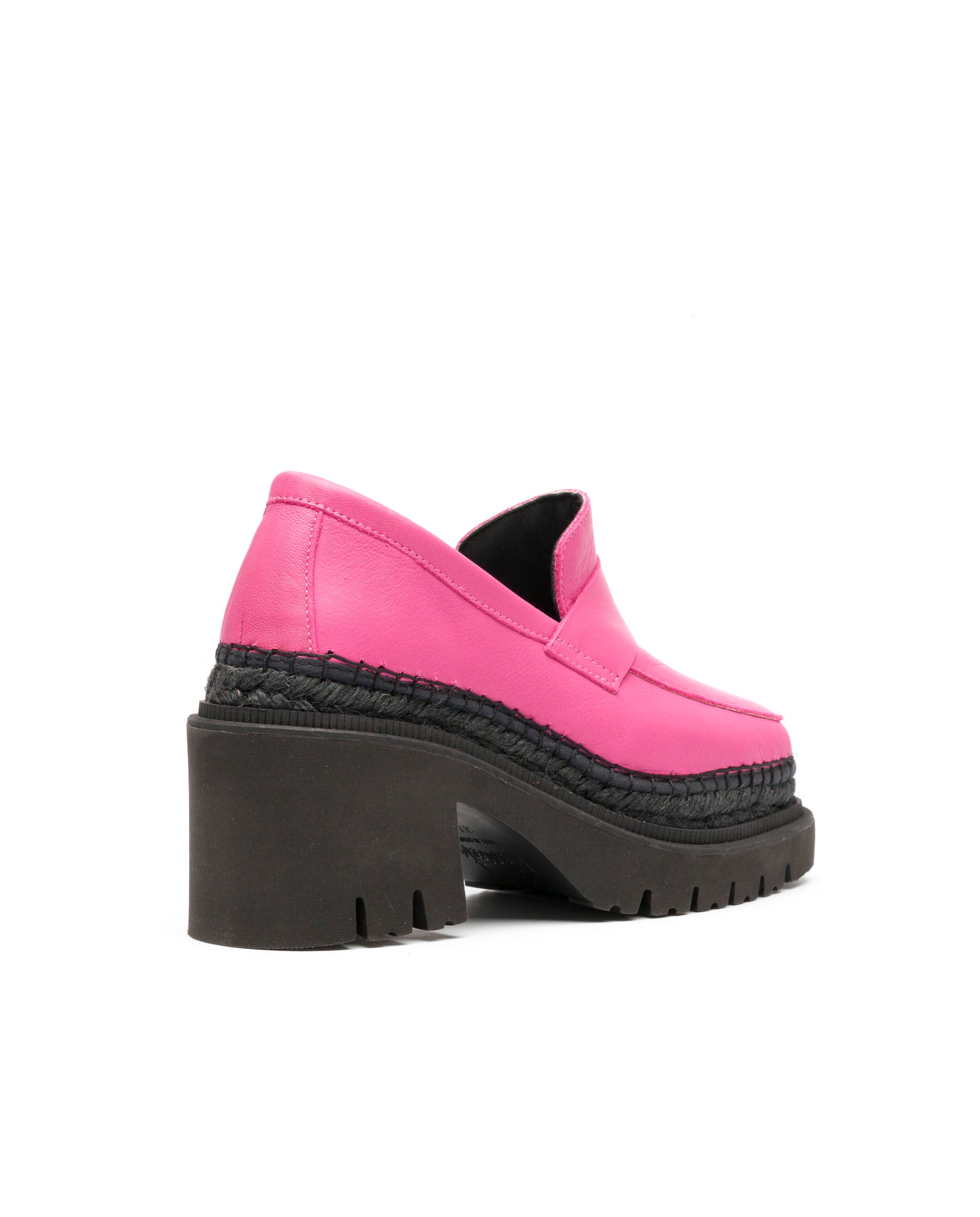 Mocasín de tacón en velvet fuxia Panteta