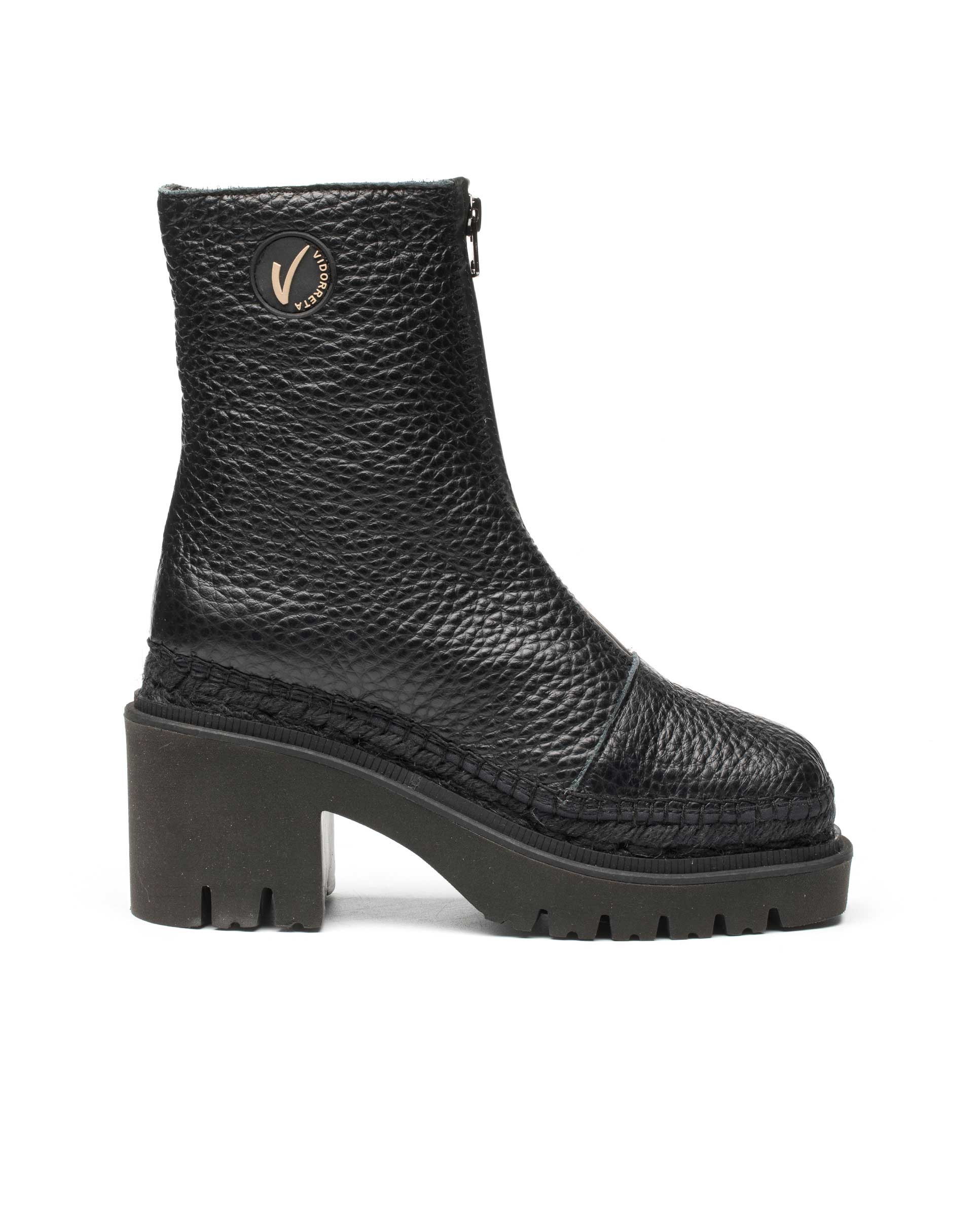 Botin en bost negro Panteta