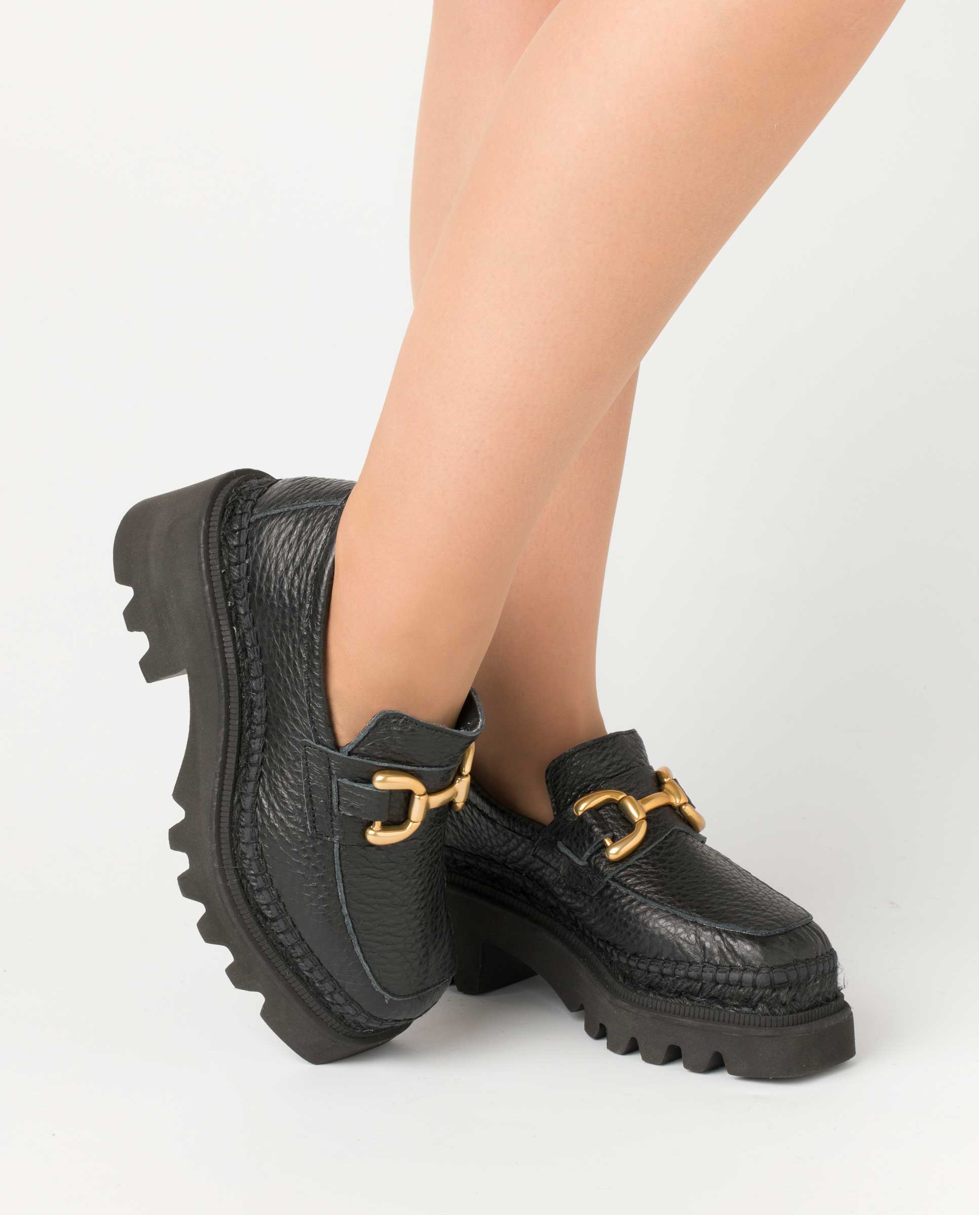 Moccasin in black Cocco Leon