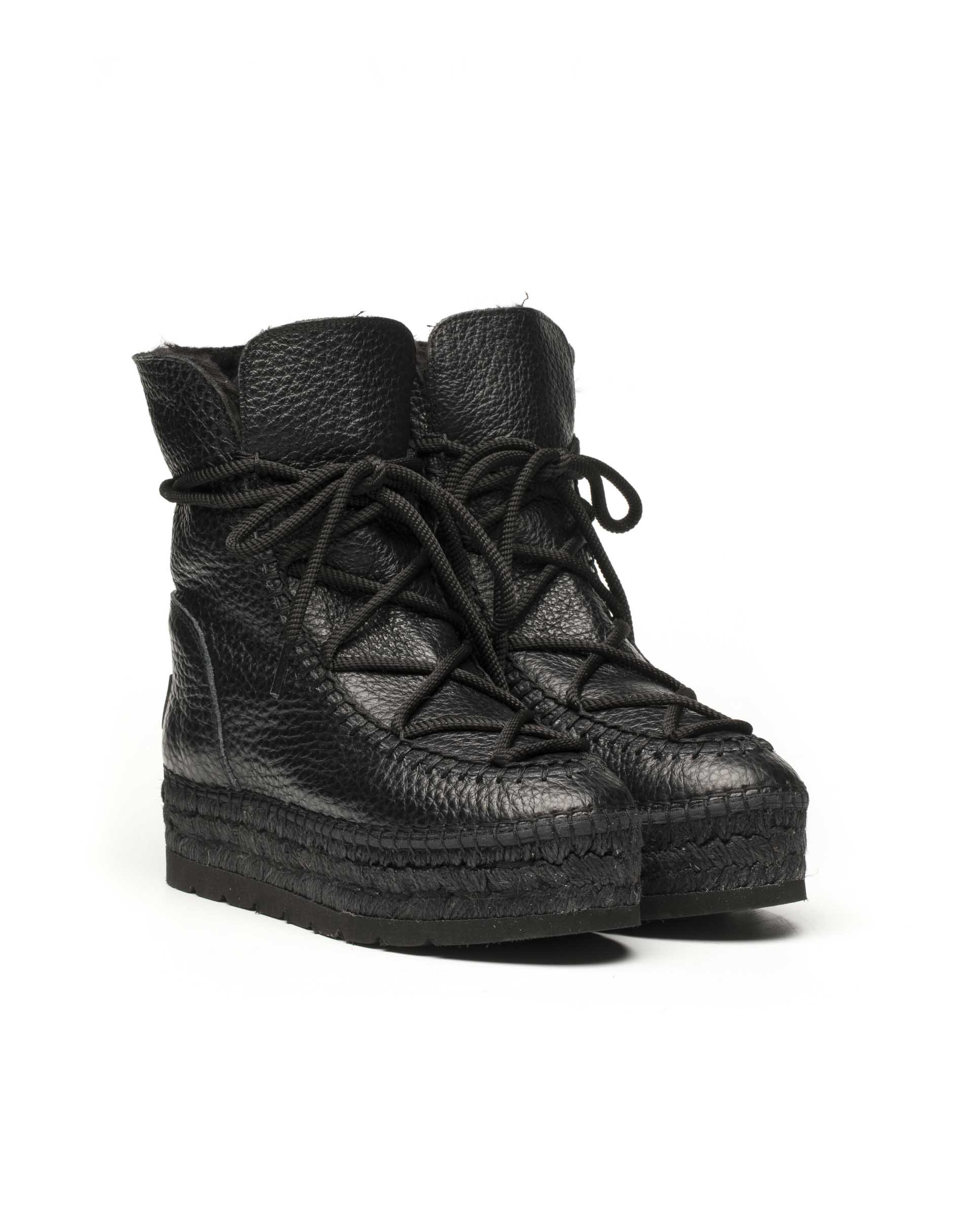 Merce Doble black bost platform boot