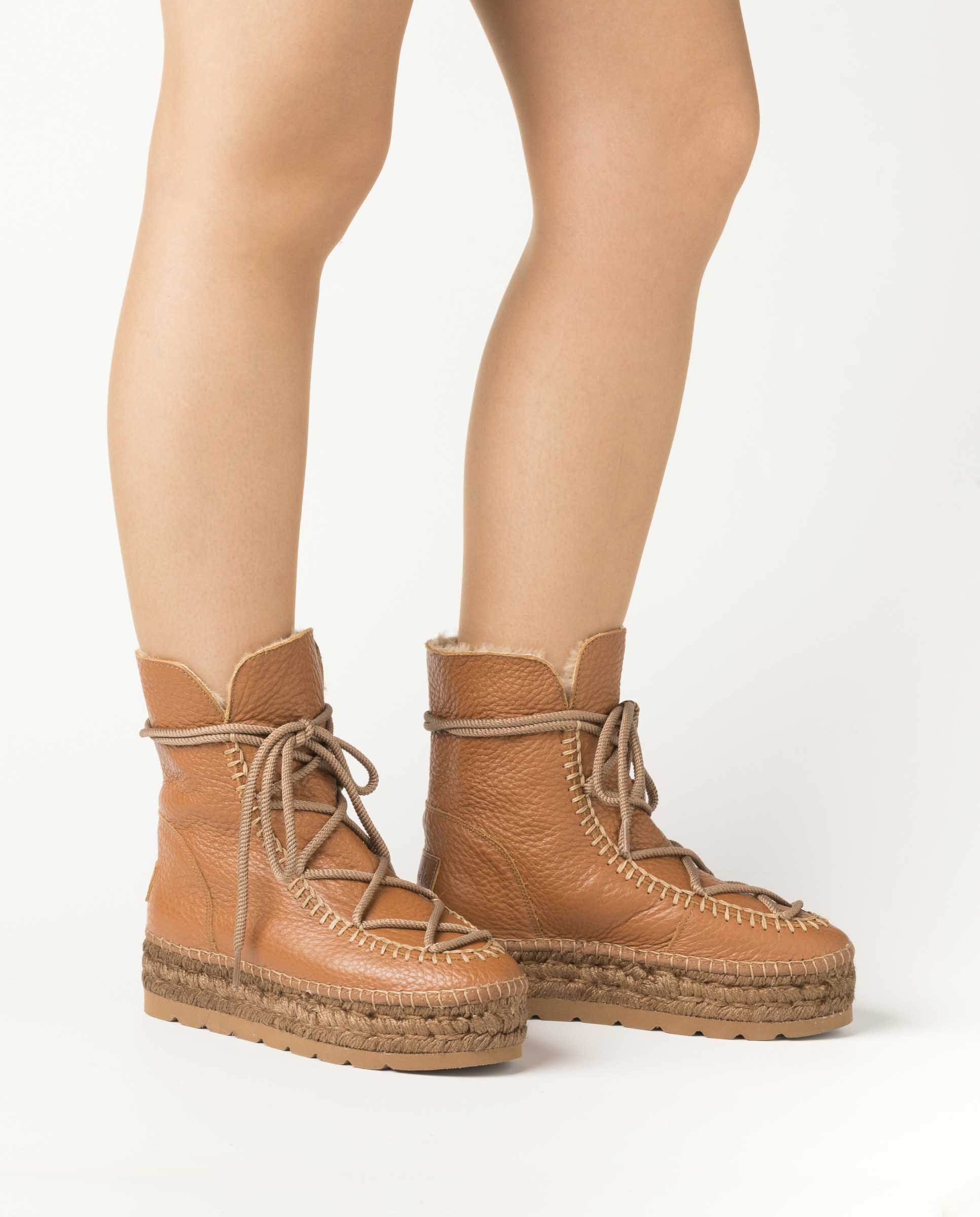 Botin plataforma en bost camel Merce Doble