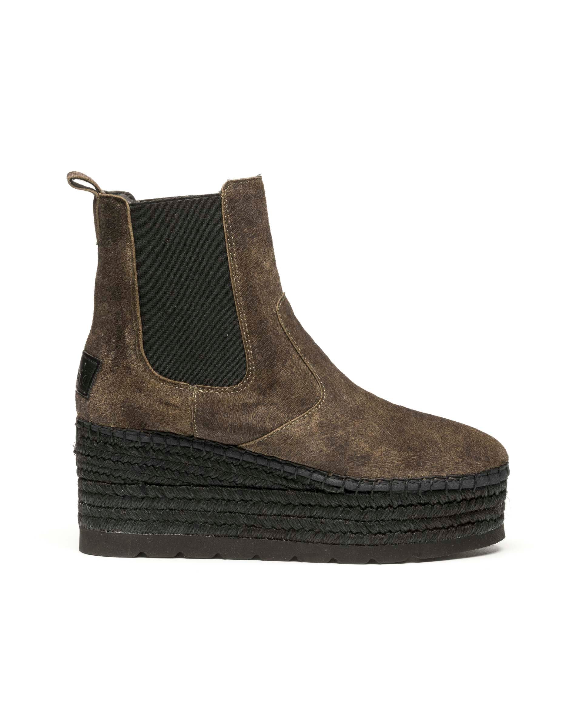 Chelsea boot in Crete khaki horse